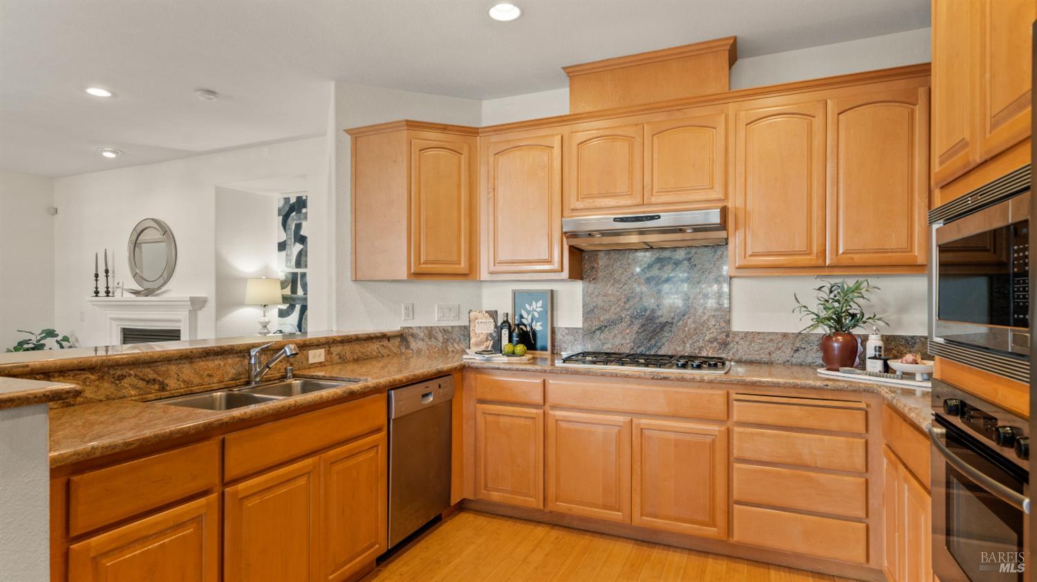 84 Pinheiro Circle Novato CA 94945