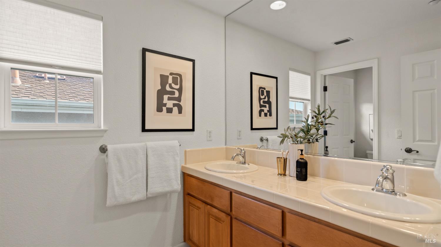 84 Pinheiro Circle Novato CA 94945
