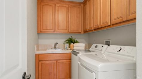 84 Pinheiro Circle Novato CA 94945