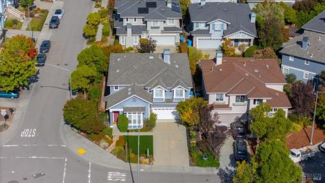 84 Pinheiro Circle Novato CA 94945