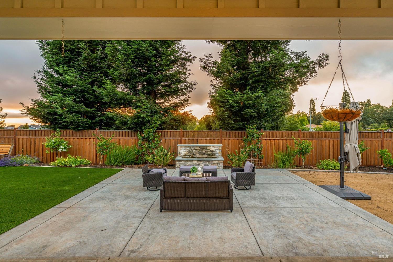 1990 Long Leaf Court Santa Rosa CA 95403