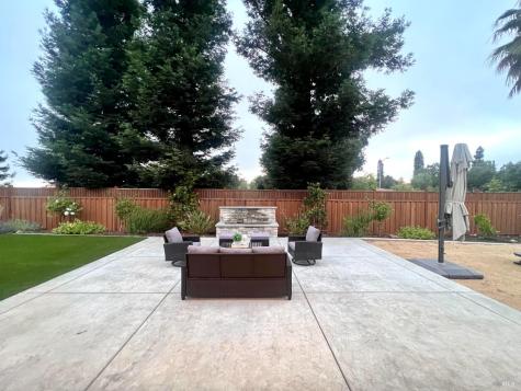 1990 Long Leaf Court Santa Rosa CA 95403