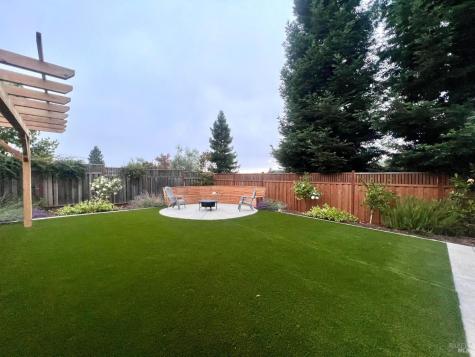 1990 Long Leaf Court Santa Rosa CA 95403