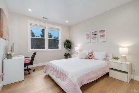 1990 Long Leaf Court Santa Rosa CA 95403