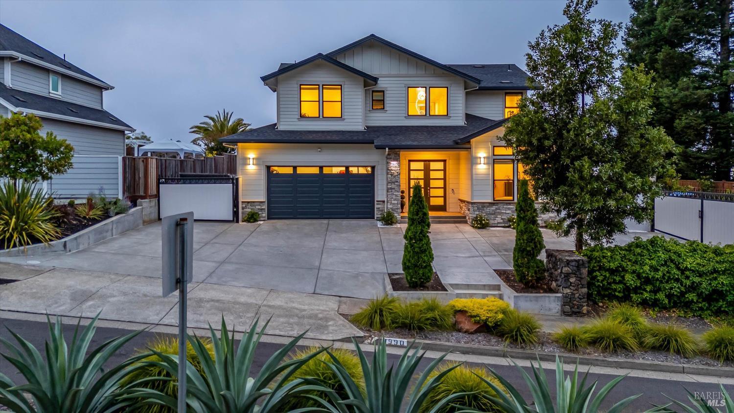 1990 Long Leaf Court Santa Rosa CA 95403