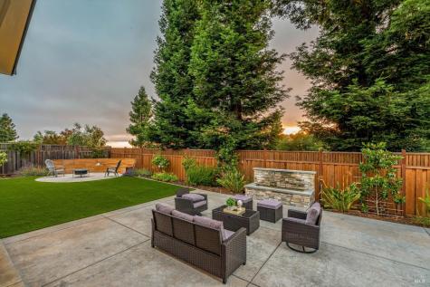 1990 Long Leaf Court Santa Rosa CA 95403