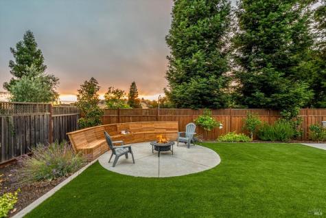 1990 Long Leaf Court Santa Rosa CA 95403
