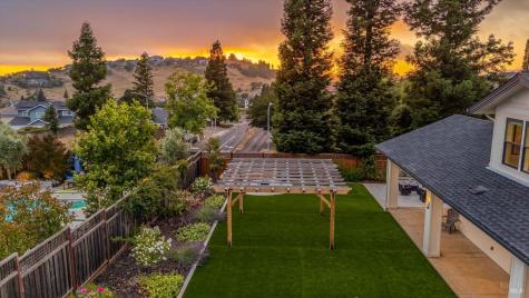 1990 Long Leaf Court Santa Rosa CA 95403