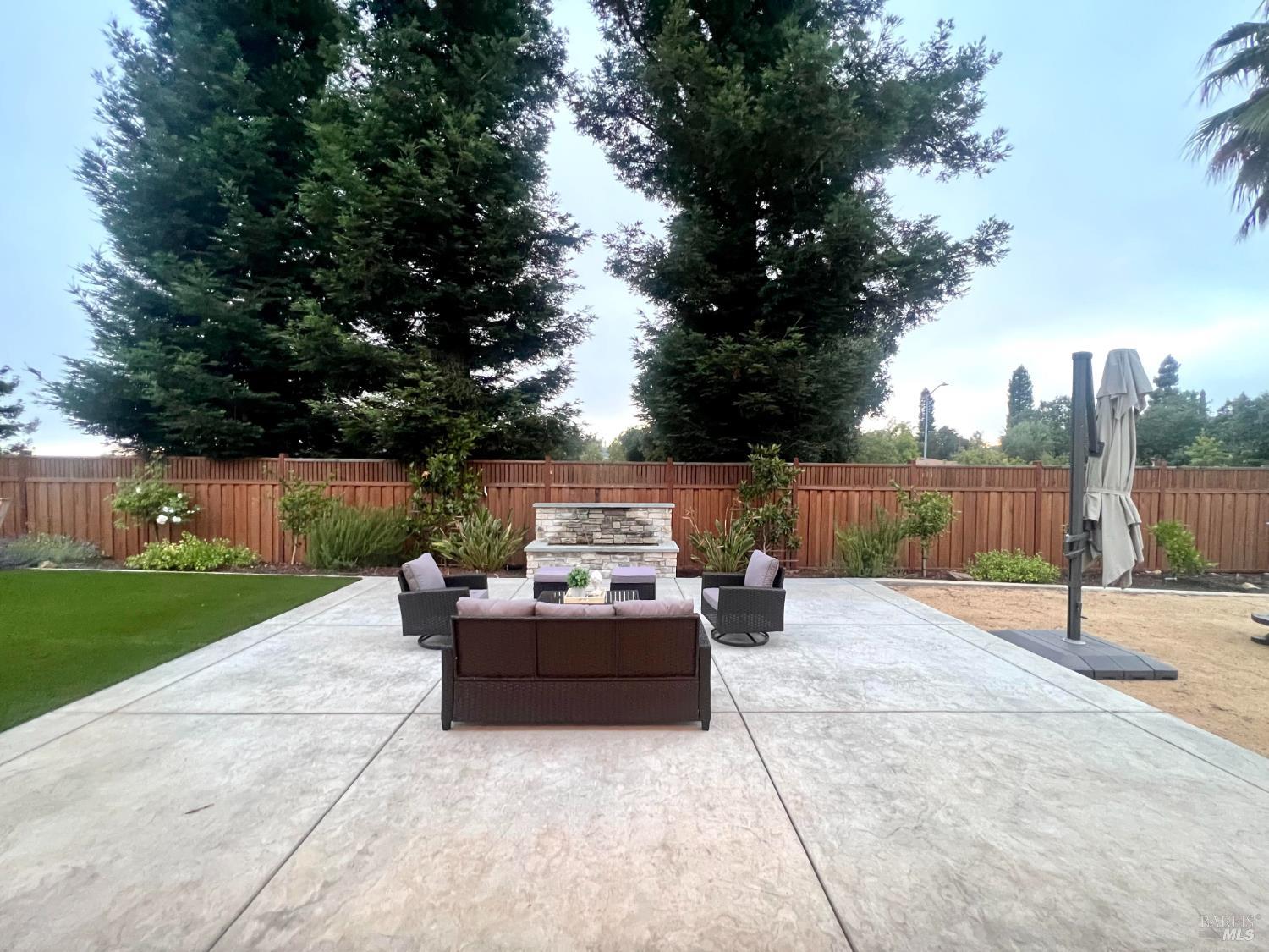 1990 Long Leaf Court Santa Rosa CA 95403