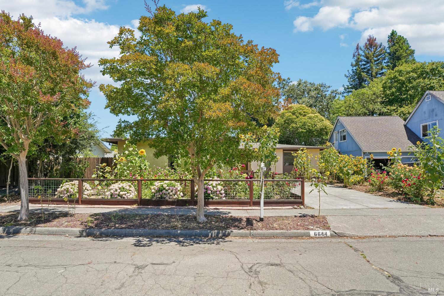 6644 Greenmeadow Drive Santa Rosa CA 95409