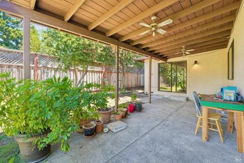 6644 Greenmeadow Drive Santa Rosa CA 95409