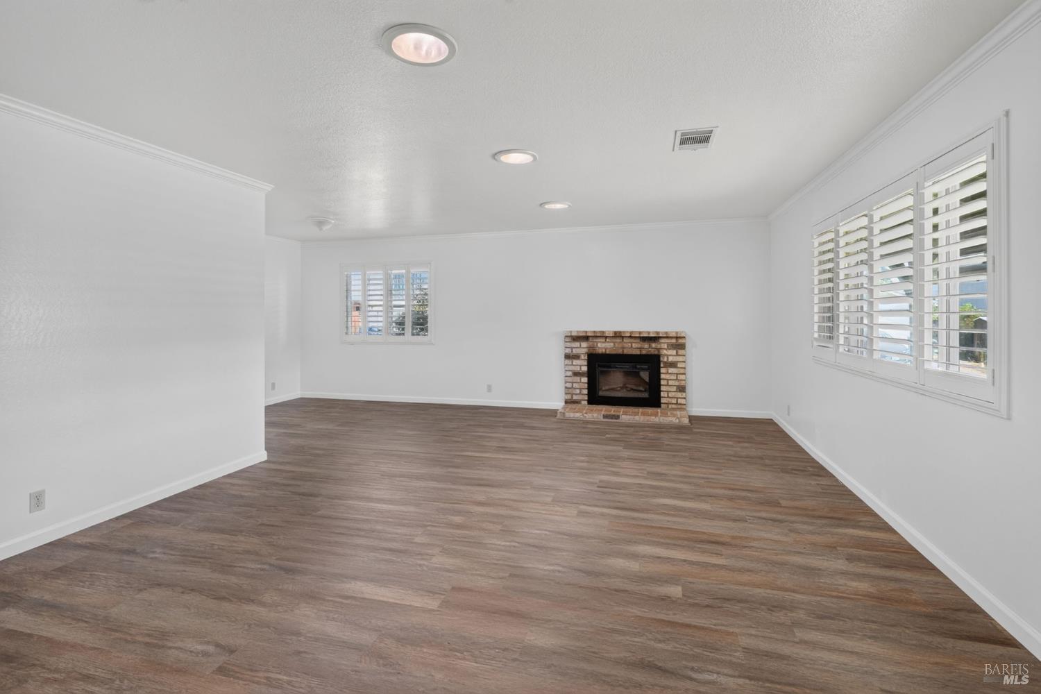 437 Valencia Lane Vacaville CA 95688