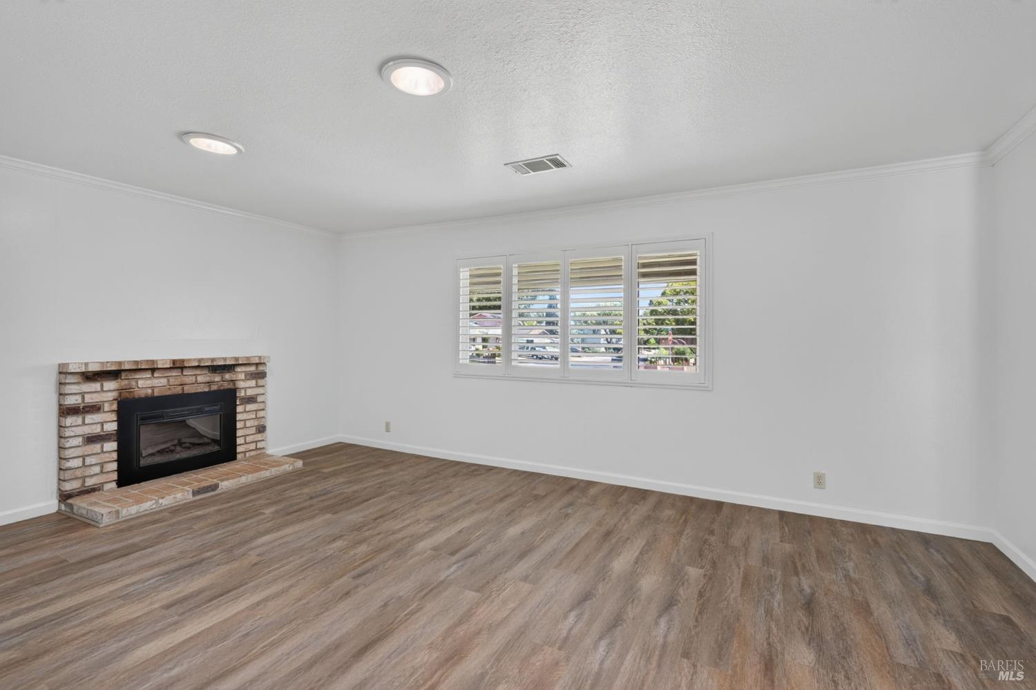 437 Valencia Lane Vacaville CA 95688