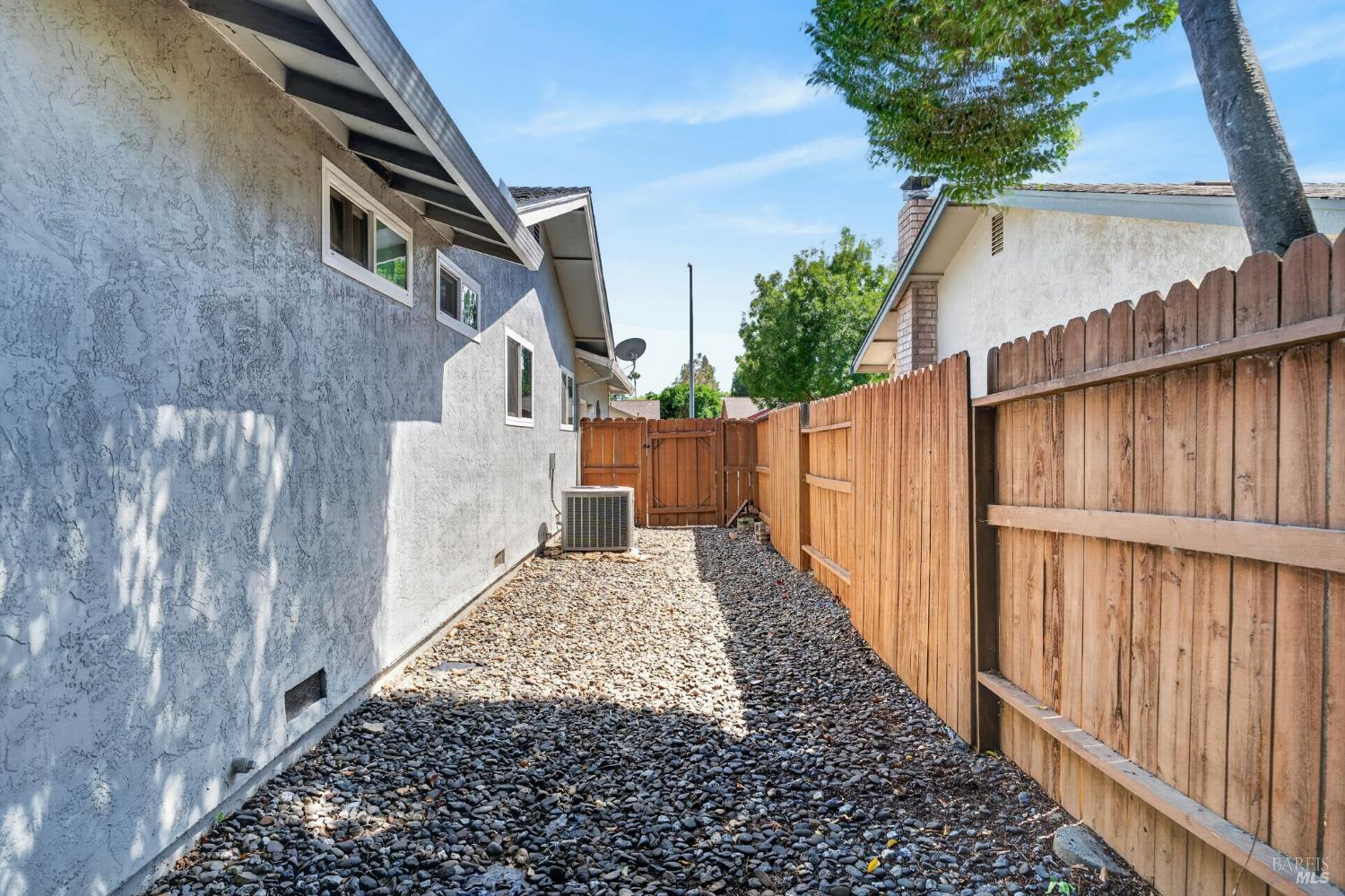 437 Valencia Lane Vacaville CA 95688