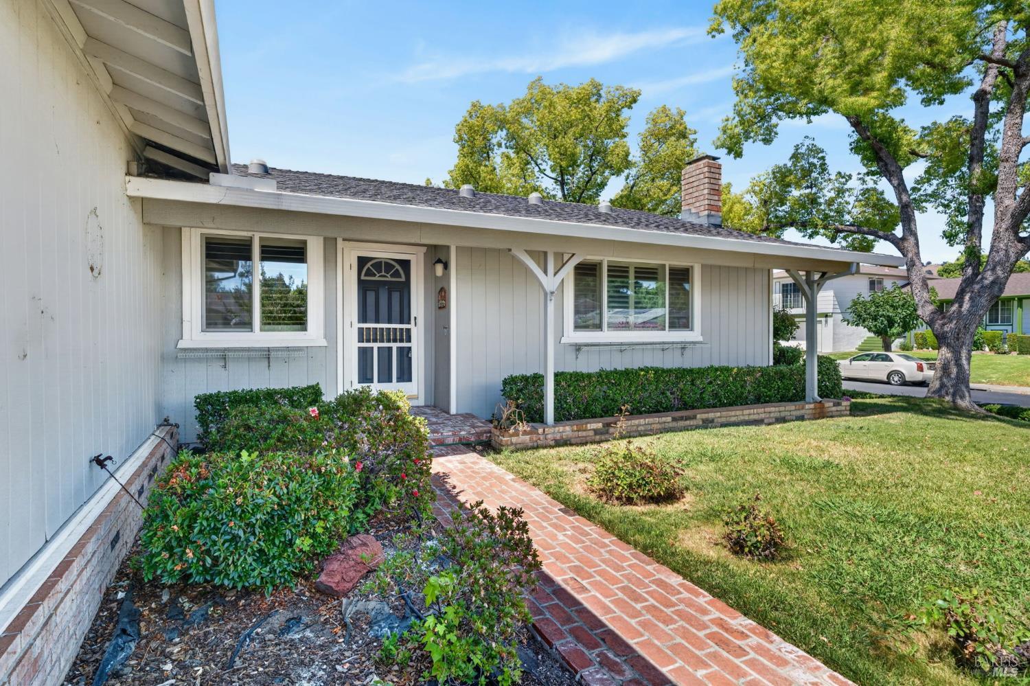 437 Valencia Lane Vacaville CA 95688