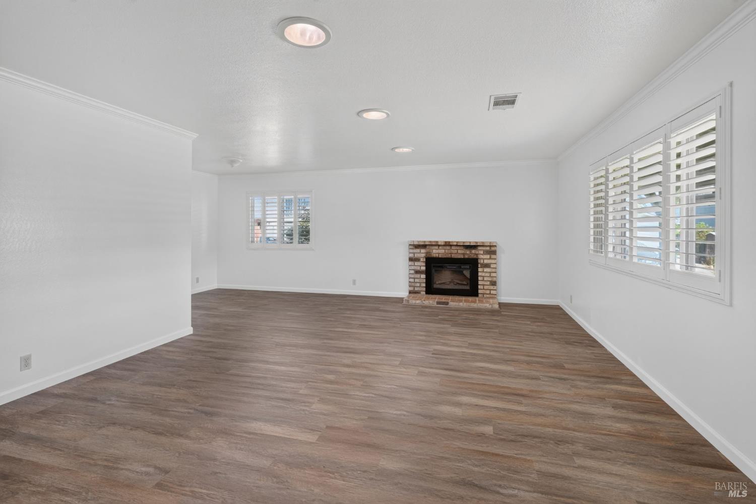 437 Valencia Lane Vacaville CA 95688
