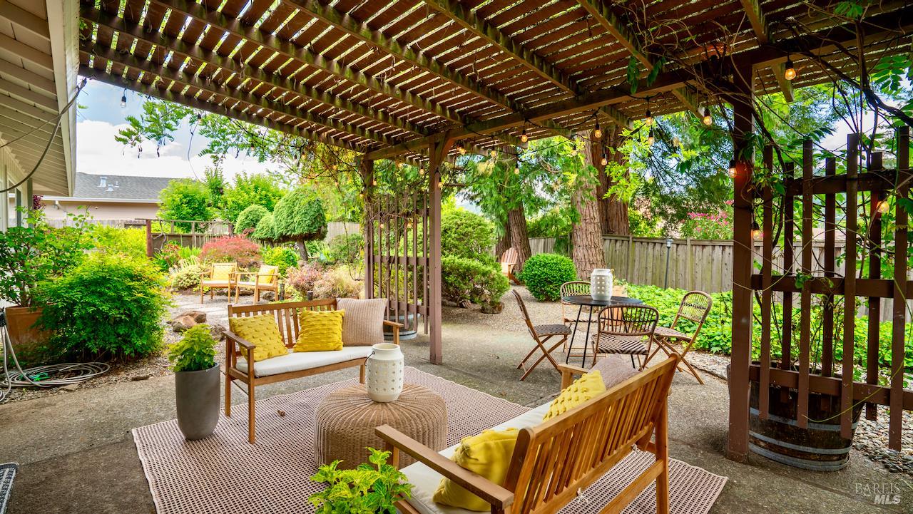 6860 Oak Leaf Drive Santa Rosa CA 95409