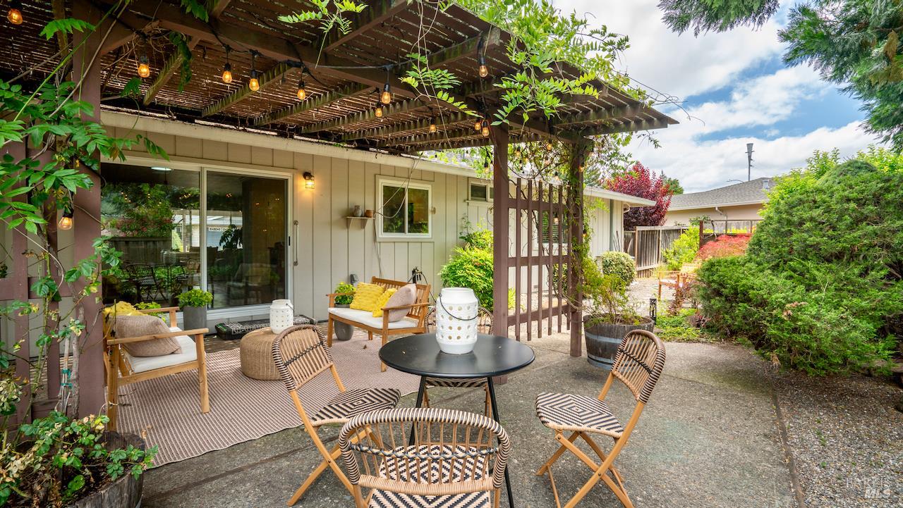 6860 Oak Leaf Drive Santa Rosa CA 95409