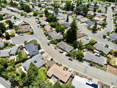 6860 Oak Leaf Drive Santa Rosa CA 95409