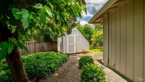 6860 Oak Leaf Drive Santa Rosa CA 95409