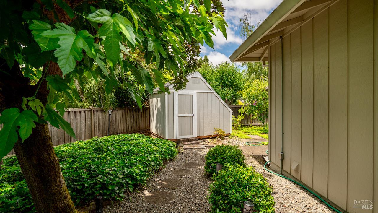 6860 Oak Leaf Drive Santa Rosa CA 95409