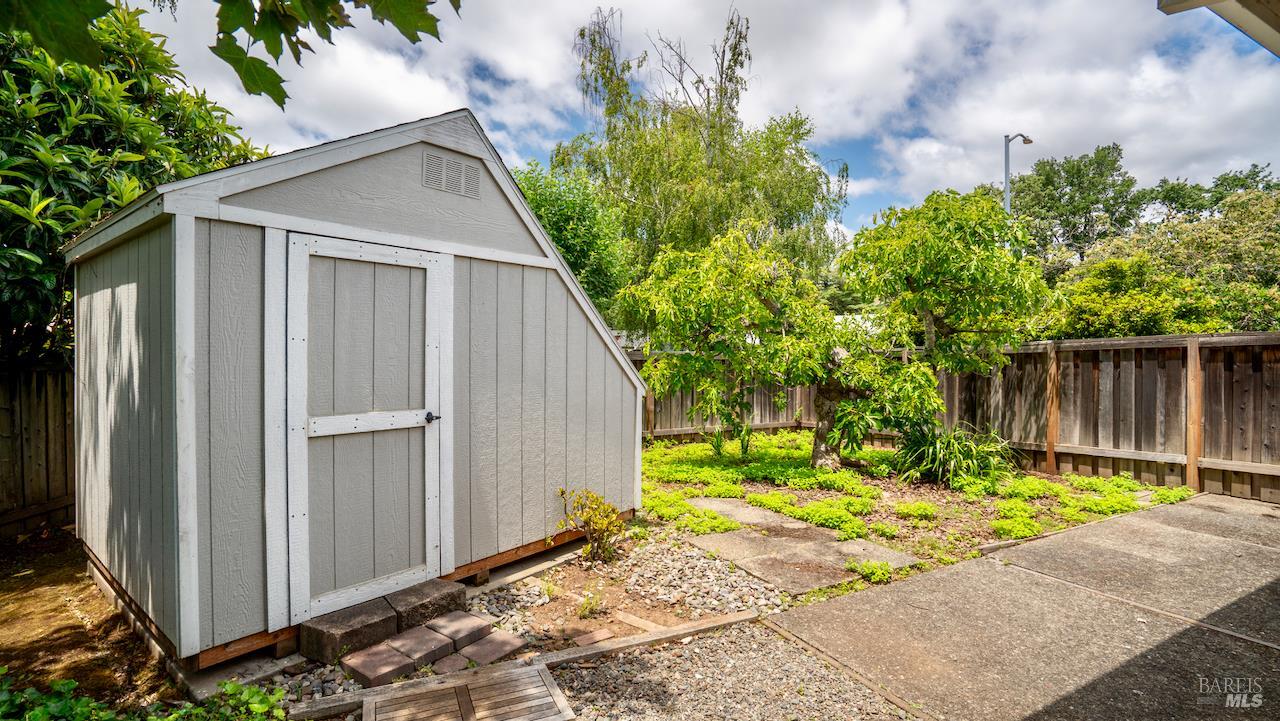 6860 Oak Leaf Drive Santa Rosa CA 95409