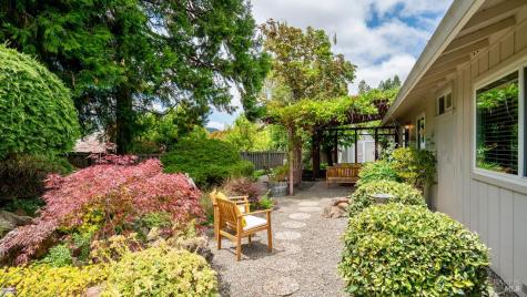 6860 Oak Leaf Drive Santa Rosa CA 95409