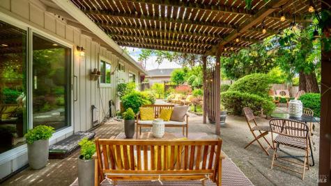 6860 Oak Leaf Drive Santa Rosa CA 95409