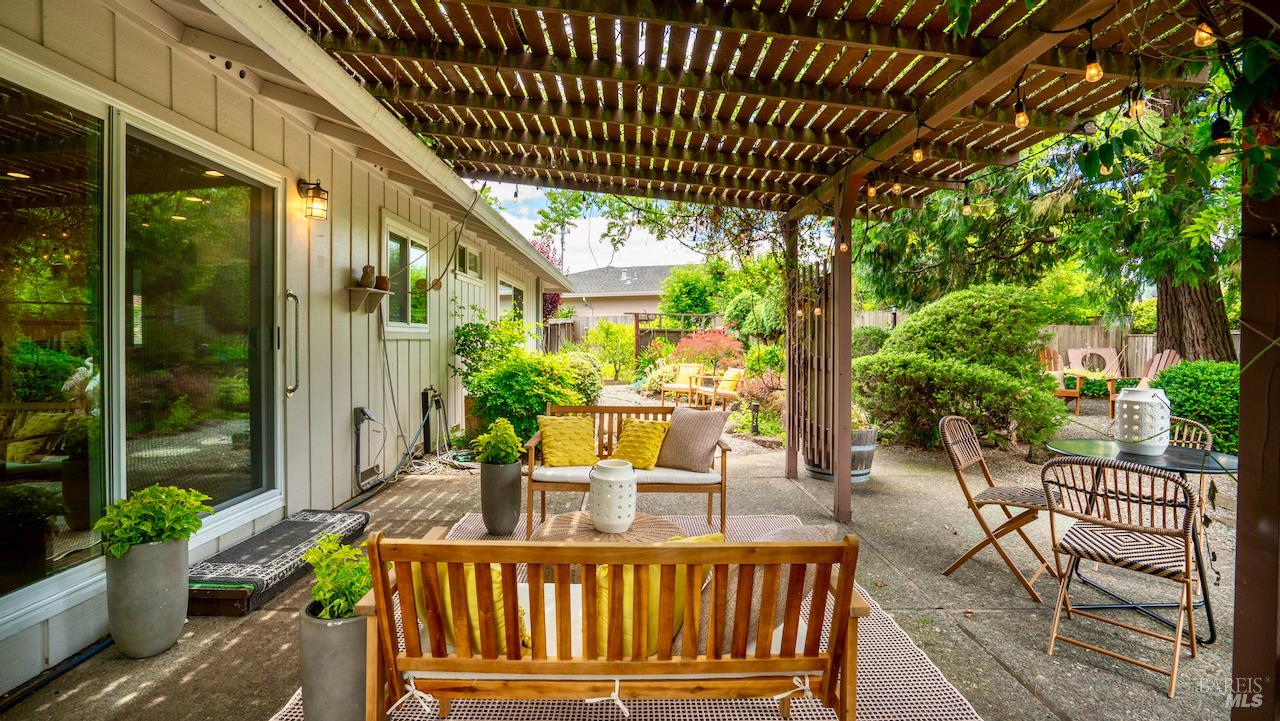 6860 Oak Leaf Drive Santa Rosa CA 95409