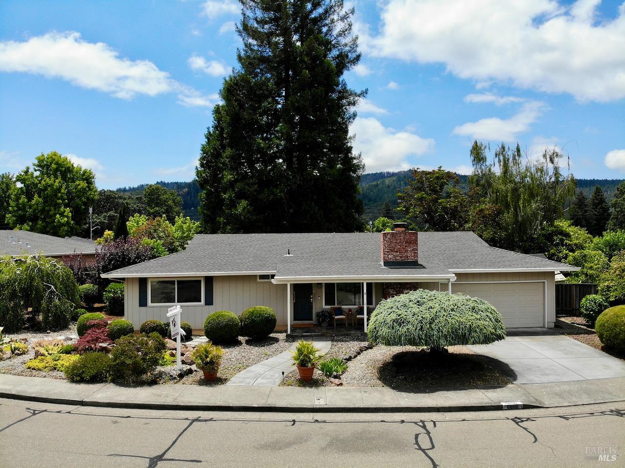 6860 Oak Leaf Drive Santa Rosa CA 95409