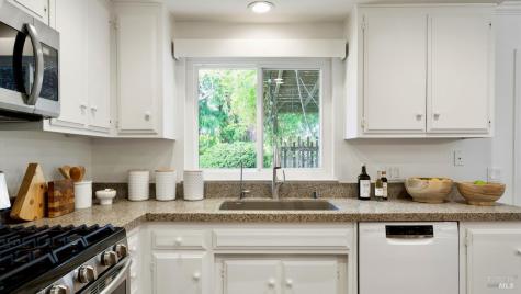 6860 Oak Leaf Drive Santa Rosa CA 95409