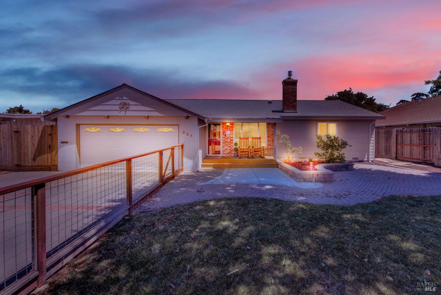 221 S 8th Street Dixon CA 95620