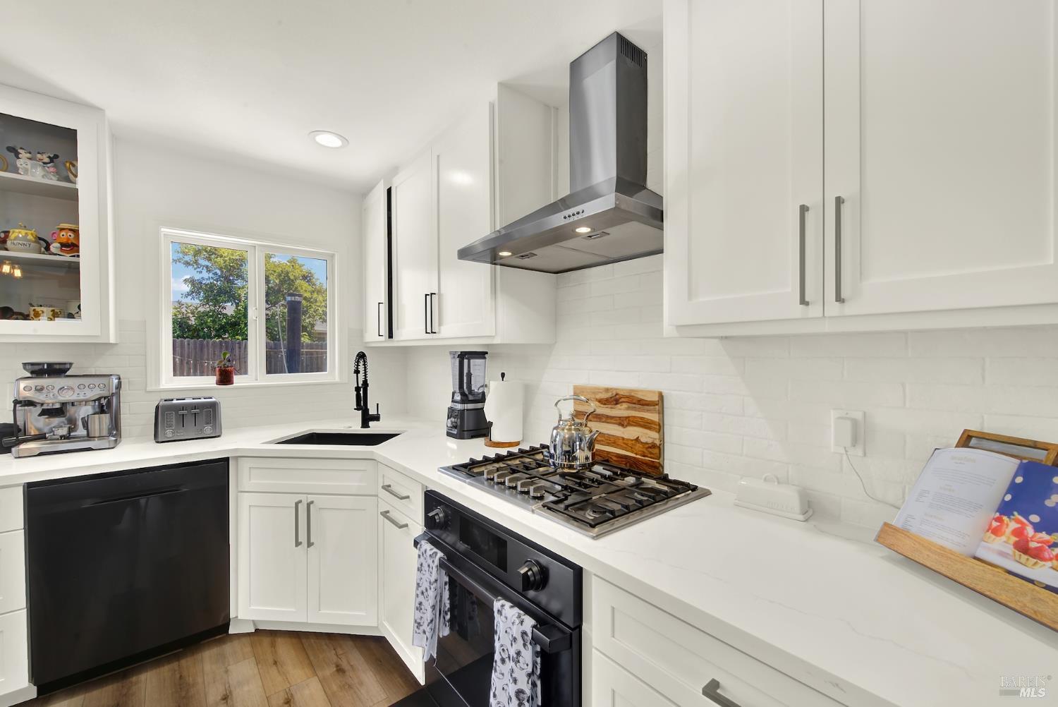 221 S 8th Street Dixon CA 95620