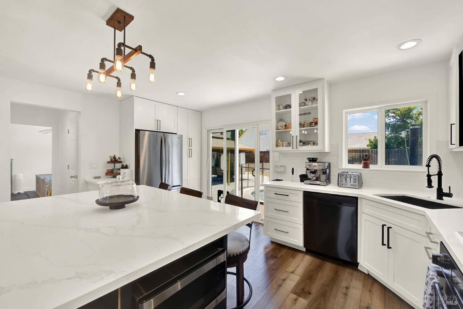 221 S 8th Street Dixon CA 95620