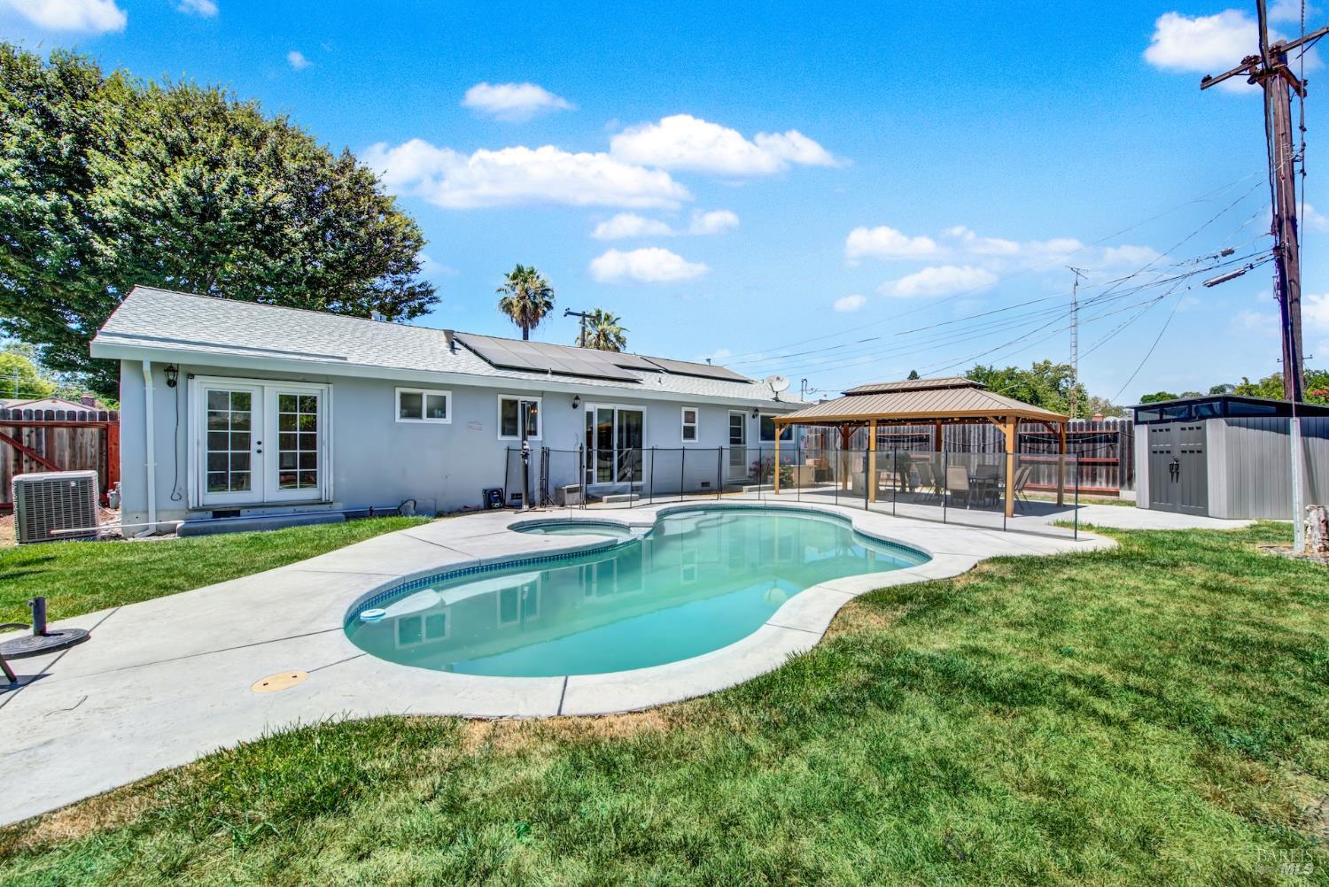 221 S 8th Street Dixon CA 95620