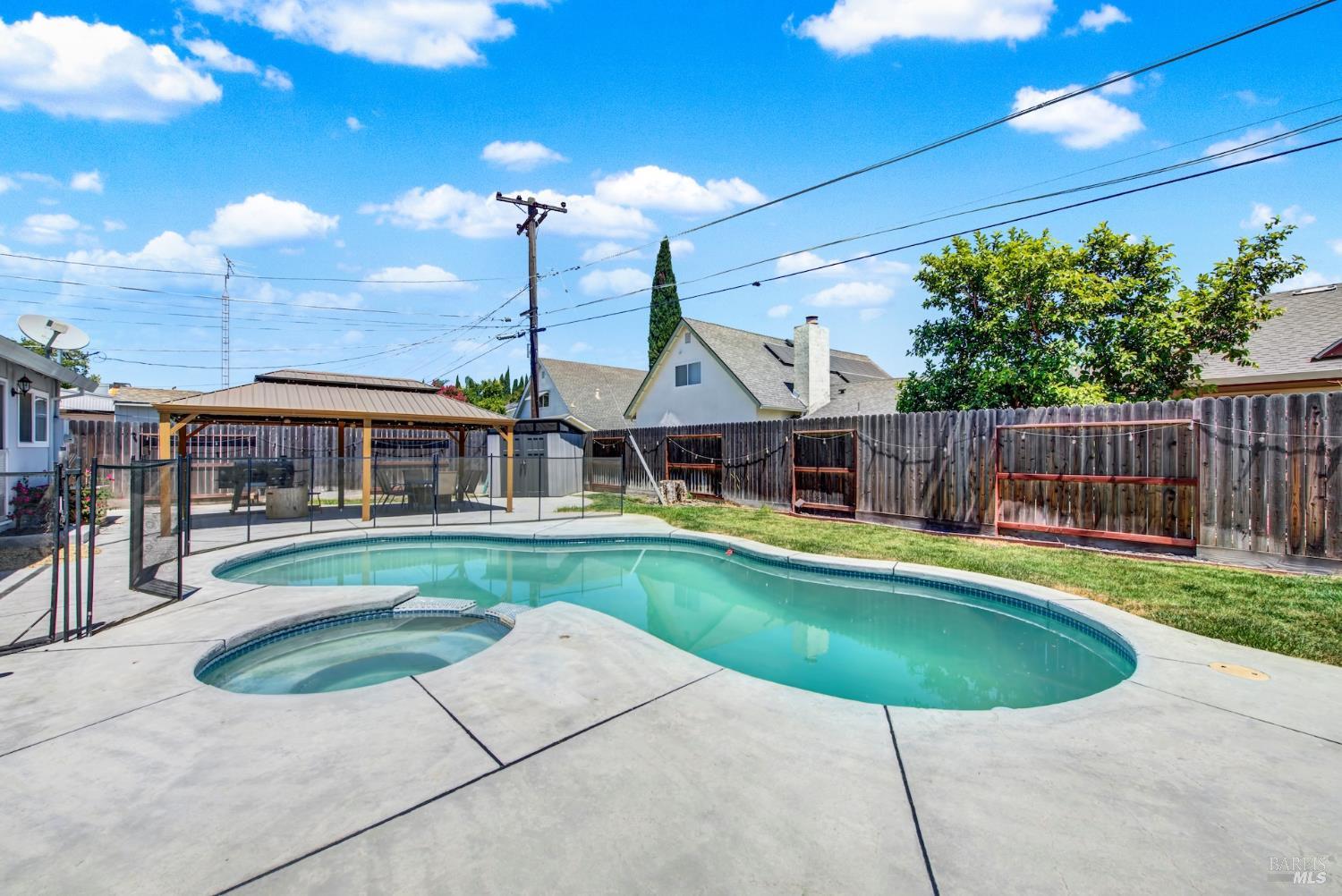 221 S 8th Street Dixon CA 95620