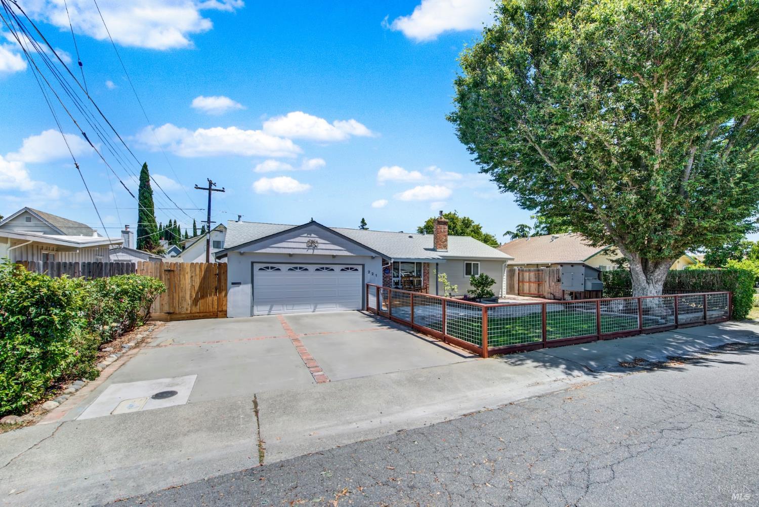 221 S 8th Street Dixon CA 95620
