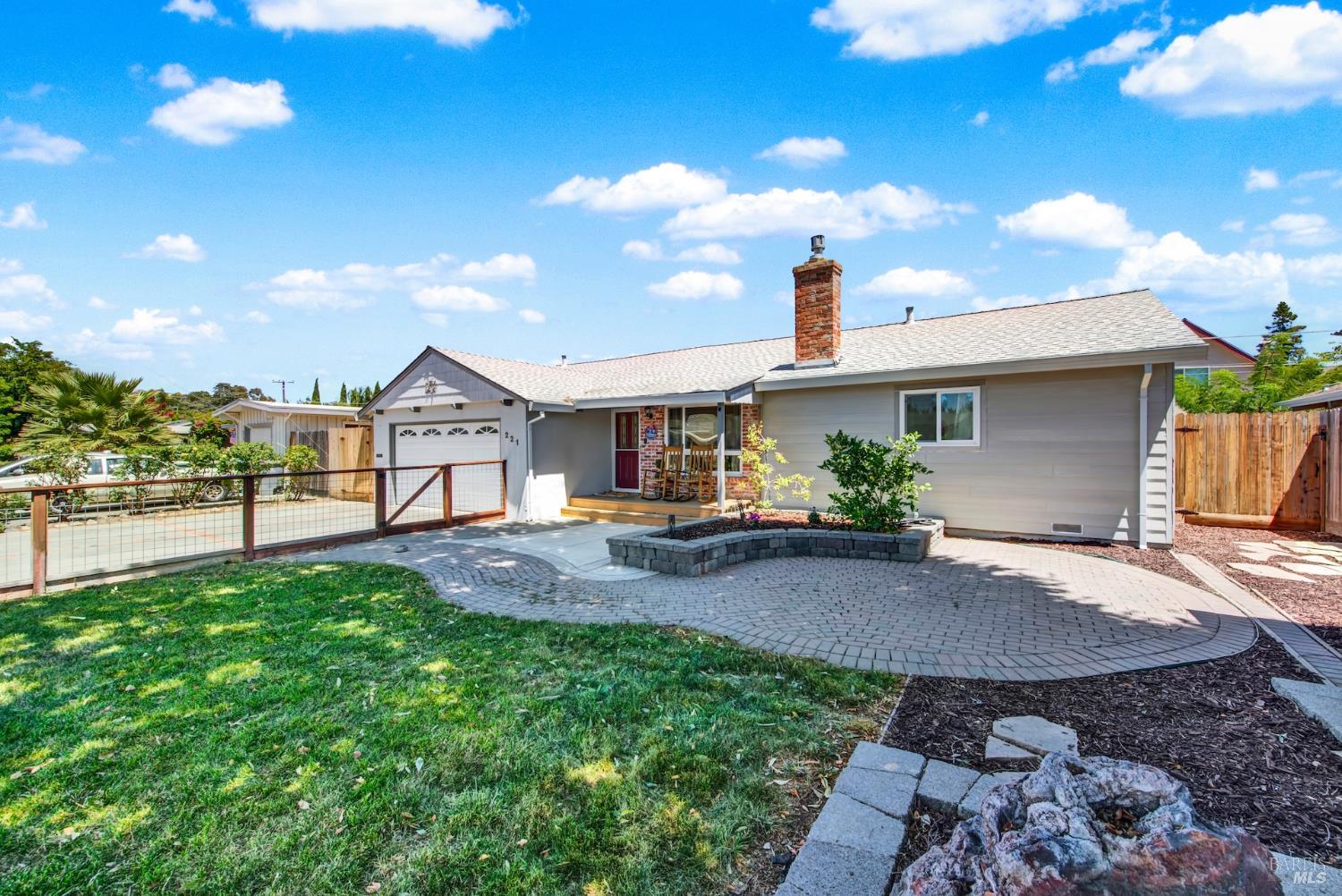 221 S 8th Street Dixon CA 95620
