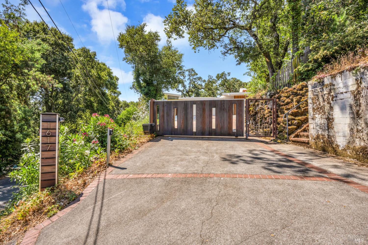 1617 Ronne Drive Santa Rosa CA 95404