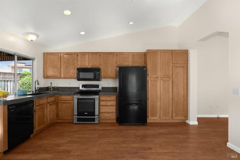 1045 Ventana Drive Windsor CA 95492