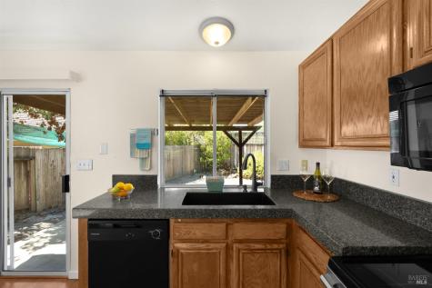 1045 Ventana Drive Windsor CA 95492