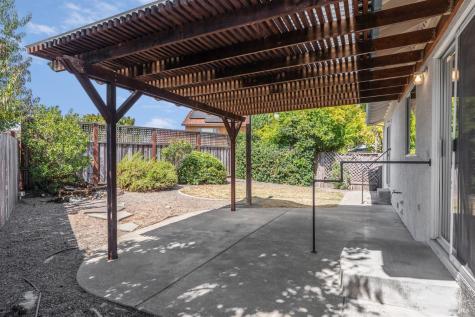 1045 Ventana Drive Windsor CA 95492