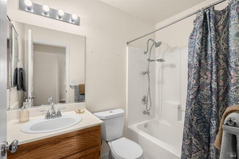1045 Ventana Drive Windsor CA 95492