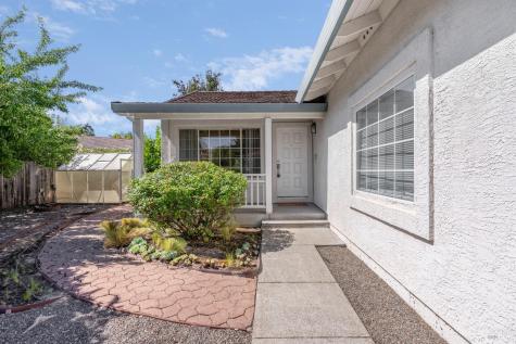1045 Ventana Drive Windsor CA 95492