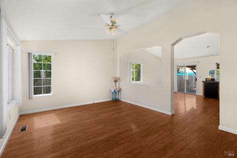 1045 Ventana Drive Windsor CA 95492