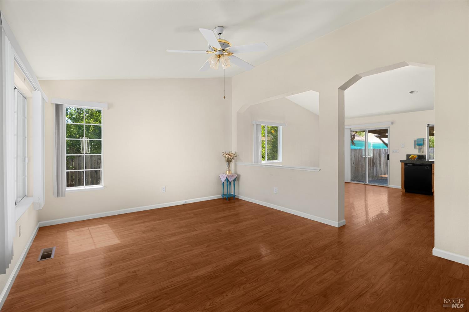 1045 Ventana Drive Windsor CA 95492