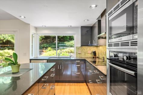 1008 West Street Petaluma CA 94952