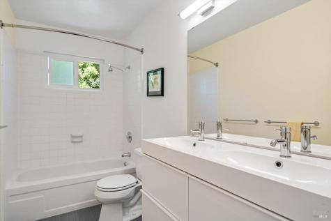 1008 West Street Petaluma CA 94952