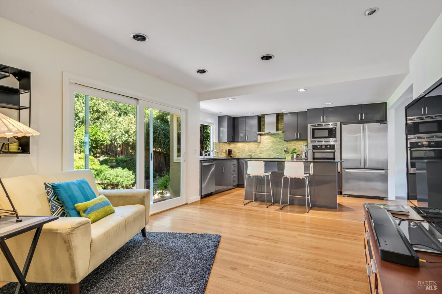 1008 West Street Petaluma CA 94952