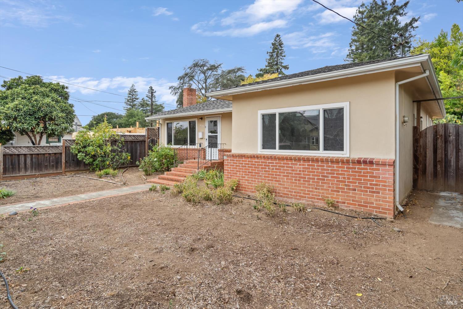 409 Lincoln Street Healdsburg CA 95448
